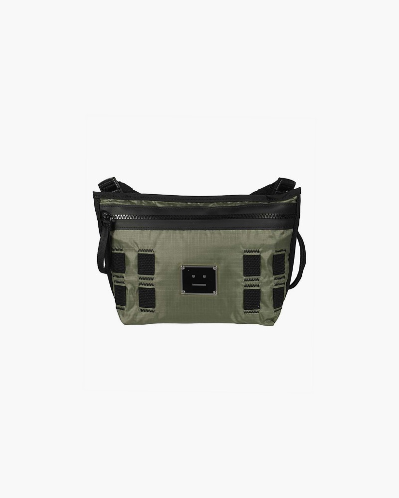 109,000 ▶ 69,900 FA-UX-BAGS****11Waist bag - Khaki Green