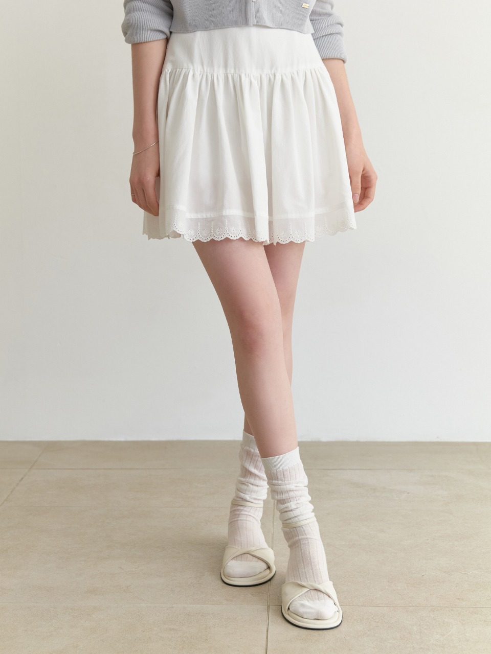 Afternoon mini skirt (white)