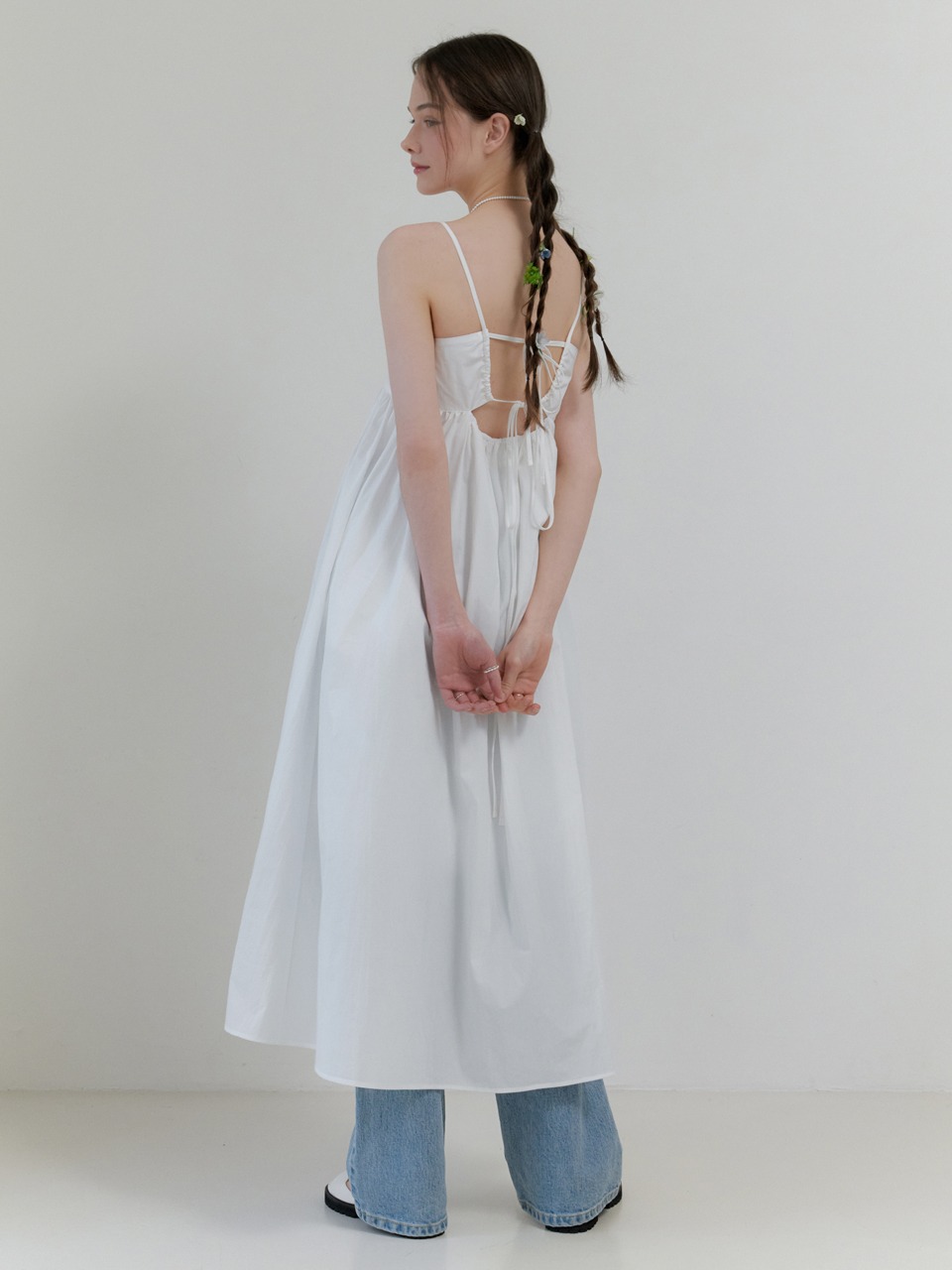 Backless strap dress (white)