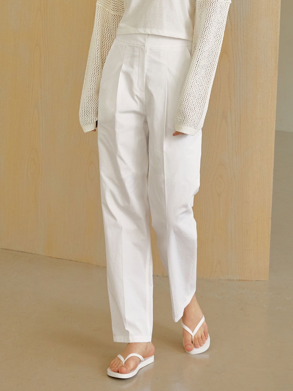 Plain pintuck pants (white)