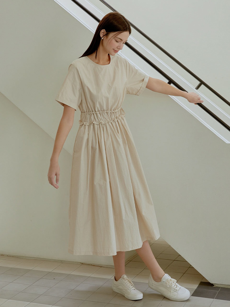 Daily shirring long dress (beige)