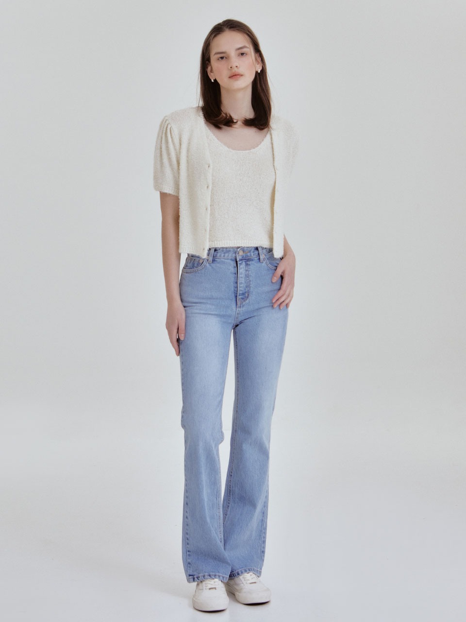 Less boots-cut denim pants (light blue)