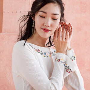 [해외] HOT신상 봄 여성 보트넥 티셔츠 꿏자수 나팔소매 티셔츠