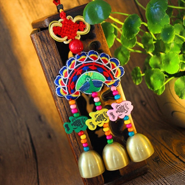 [해외] 패션 운남 소주민족 기념품 자수 구리방울 (2개묶음 색상랜덤)