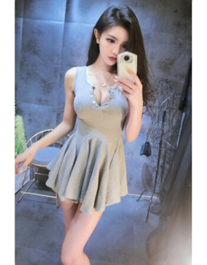 [해외] 2018년 봄 새로운 섹시한 나이트 클럽 여성 민소매 V 넥 버튼 바텀 드레스