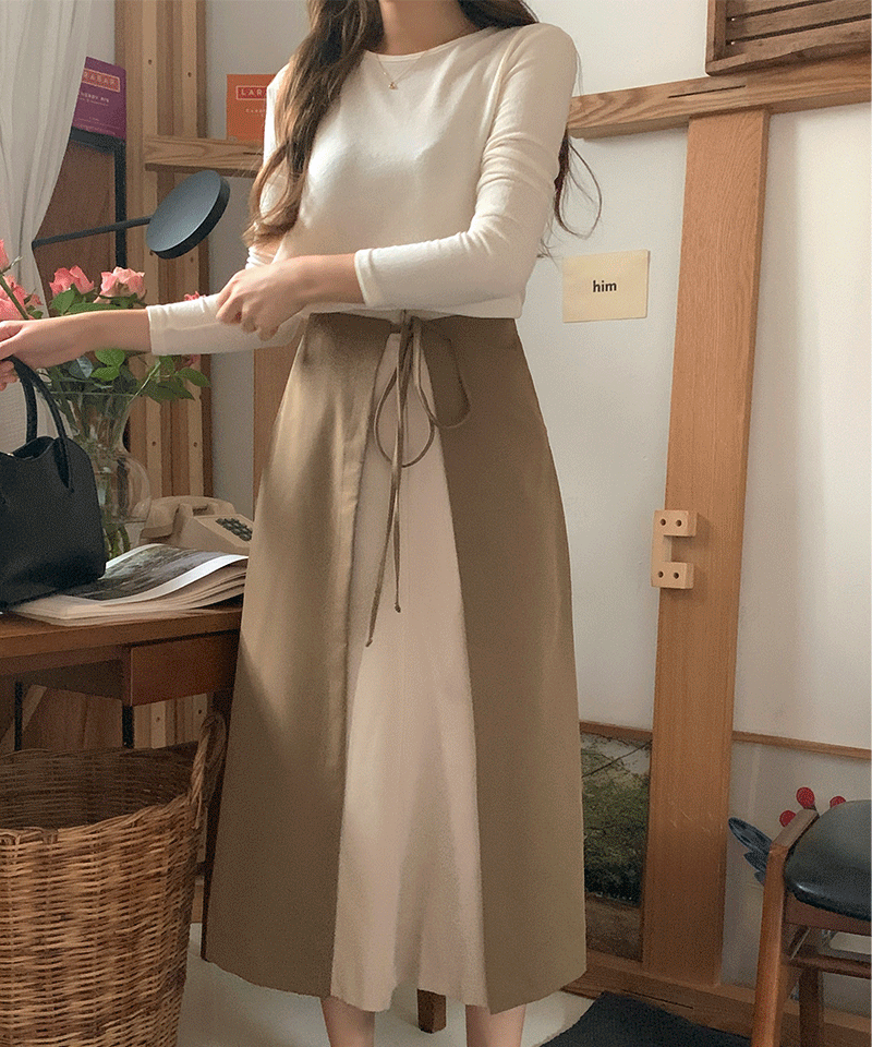 a velvet colored skirt : [PRODUCT_SUMMARY_DESC]