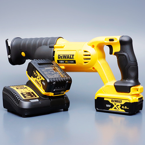 [DEWALT] 디월트 충전 컷쏘 / DCS380M2-KR / 4방향 컷소날 장착, 다용도, 18V, 4.0Ah 배터리 2개 포함 / 회원할인, 적립제외 상품