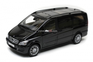 1:18 BENZ VIANO