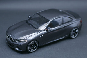 1:18 2016 BMW M2 Coupe, grey metallic