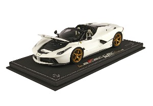 선주문 1:18 Ferrari LaFerrari APERTA 풀오픈 다이캐스트 모델