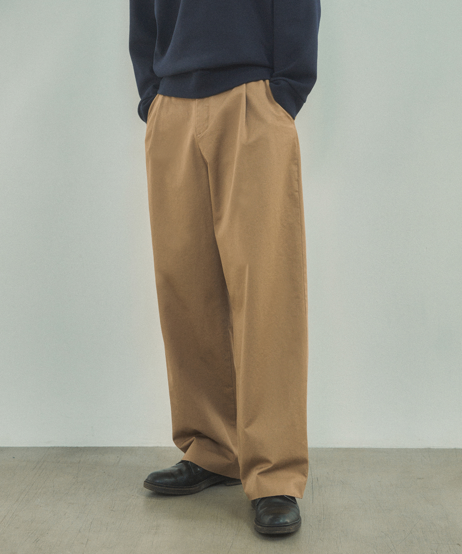 P10026 One-tuck wide cotton pants_Beige