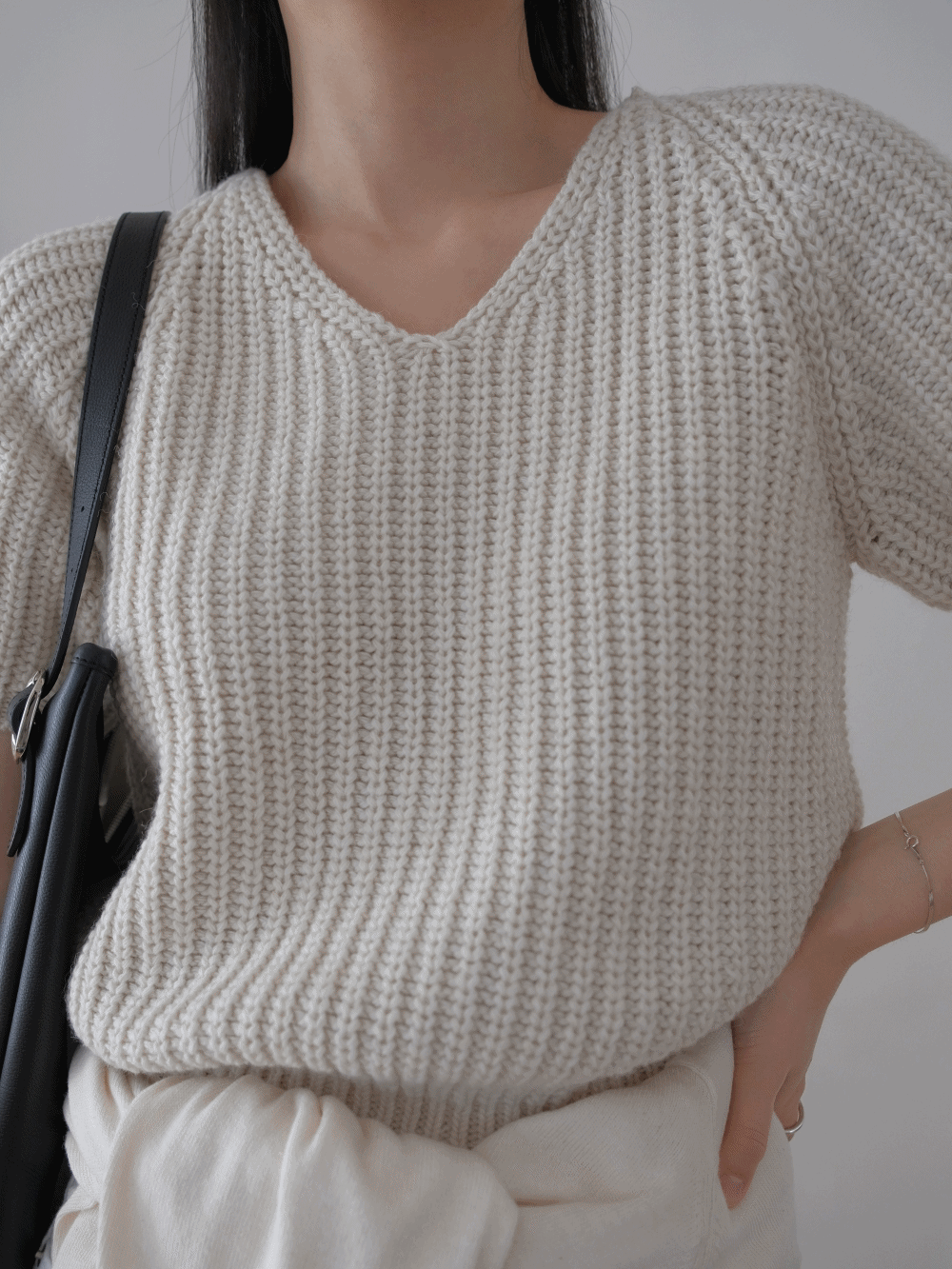 하트니 퍼프 하찌 크롭 반팔 니트_Hartney knit