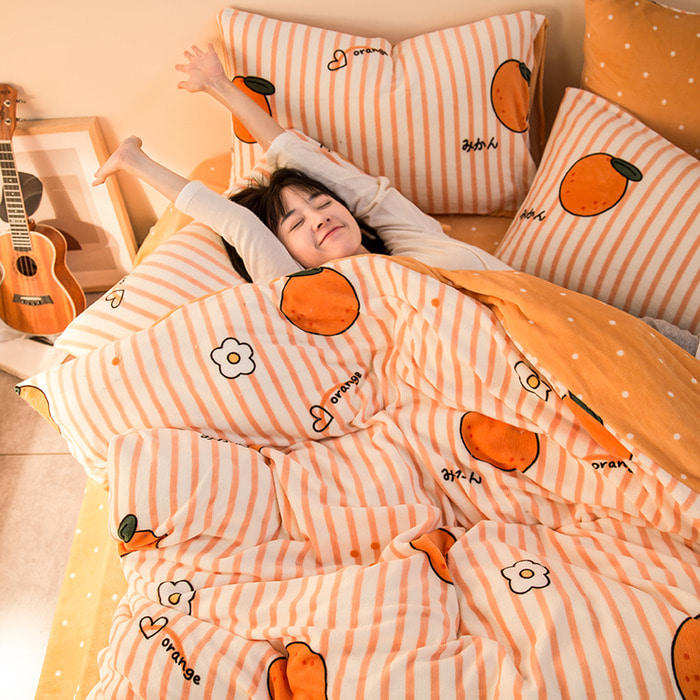 겨울 우유 산호 양털 네 조각 작은 오렌지 침대 시트 이불 커버 기숙사 세 조각 침구 스트라이프 침대 시트