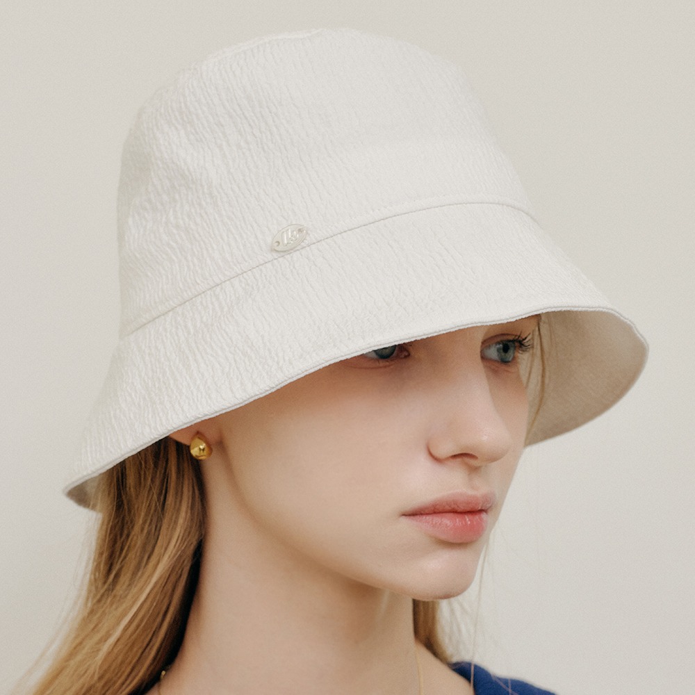 화이트 세라 버킷햇 / WHITE SERA BUCKET HAT