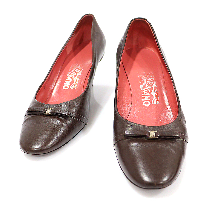 Ferragamo Brown Leather Gold Ganchini Logo Ribbon Decorated Low Hill Pumps Women&#039;s Shoes 6.5D