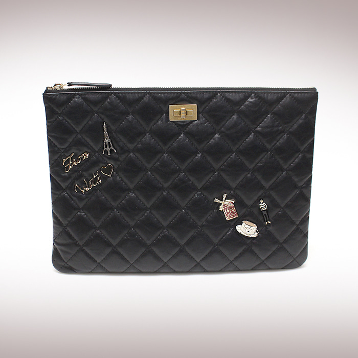 Chanel(샤넬) A82725 블랙 카프스킨 빈티지 금장 참 장식 뉴미듐 한정판 클러치백 (25번대)