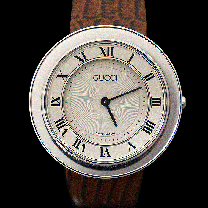 Gucci(구찌) 545M 32MM 스틸 쿼츠 라운드 가죽밴드 남여공용 시계