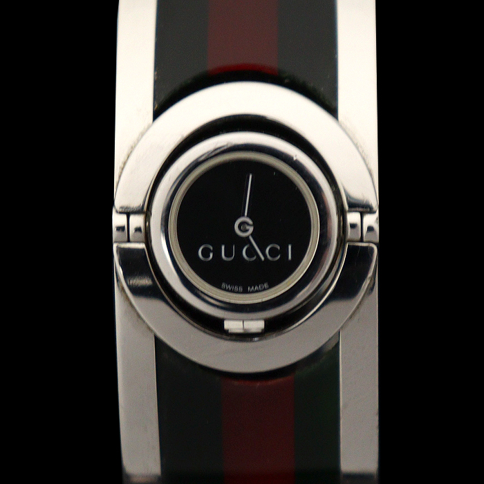 Gucci(구찌) YA112517 112517 스틸 쿼츠 Twirl WEB 스트라이프 뱅글 팔찌 여성 시계