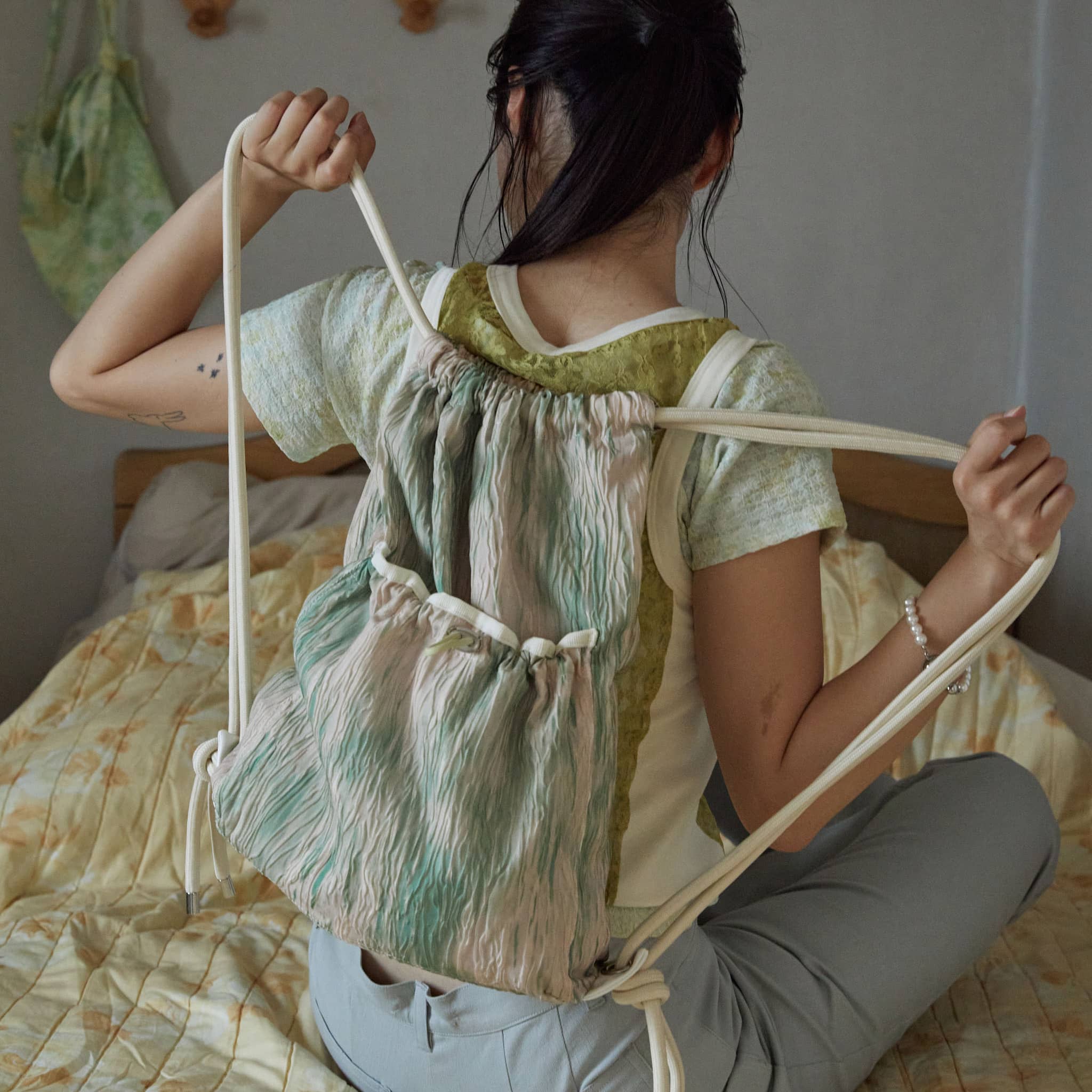 [리즘] Wave string bag - Peach green