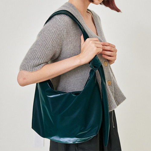 3차입고*[아코크] Glossy Halfmoon Shoulder Bag (재입고)