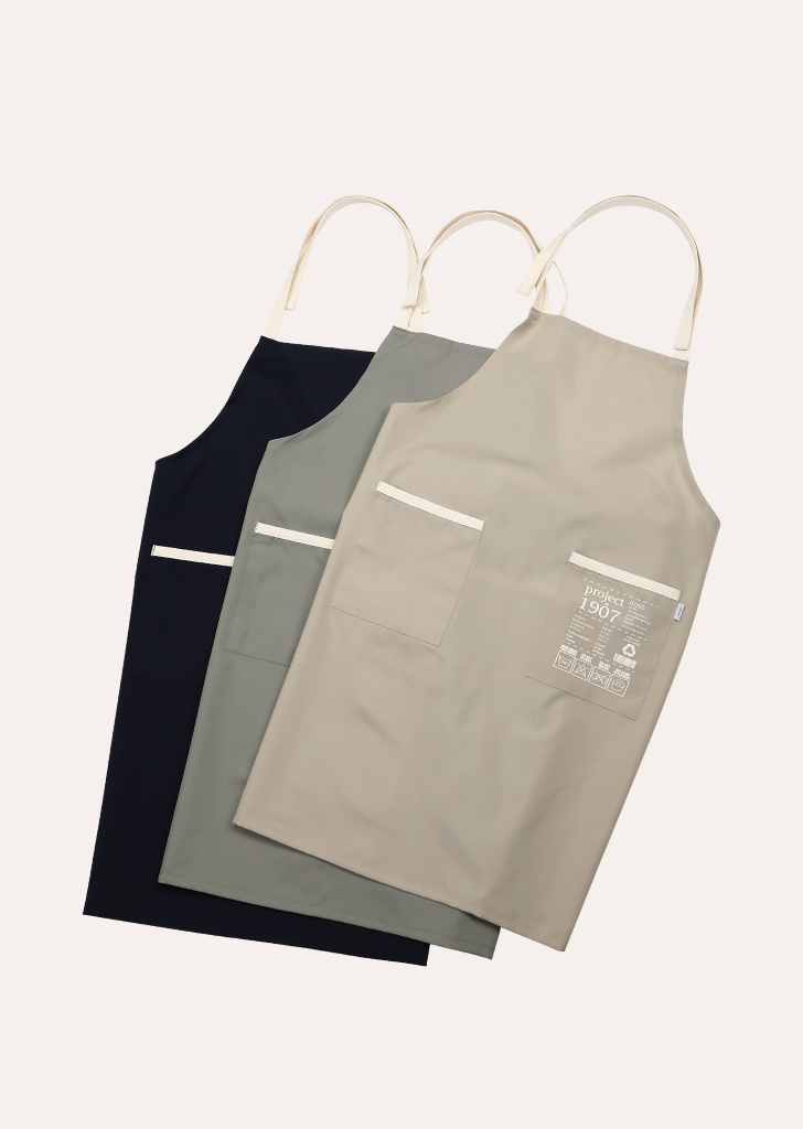 [PLASTIC] Long Apron2