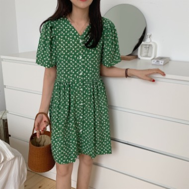 Green daisy puff dress