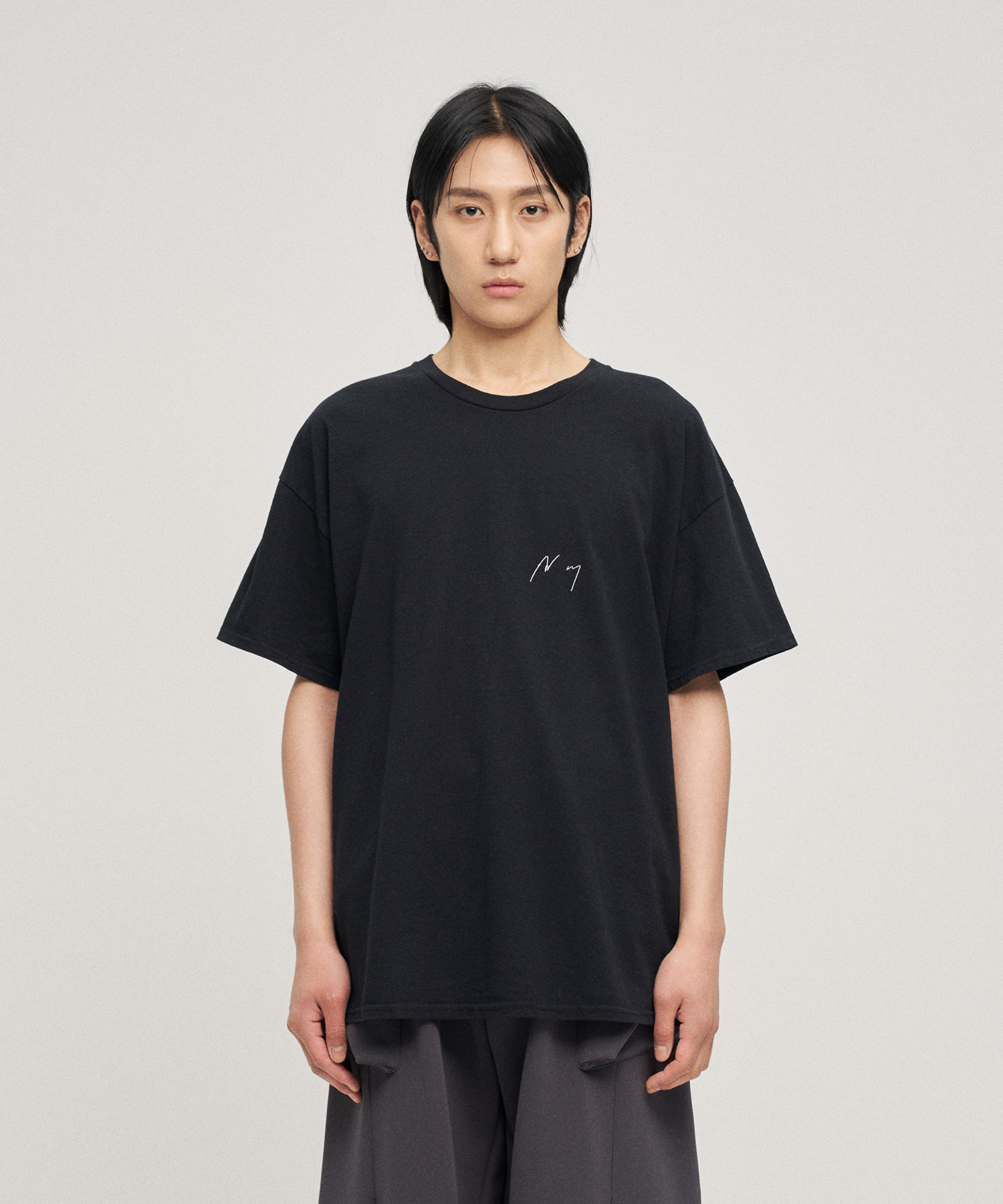 Embroidery T-Shirt (Black)