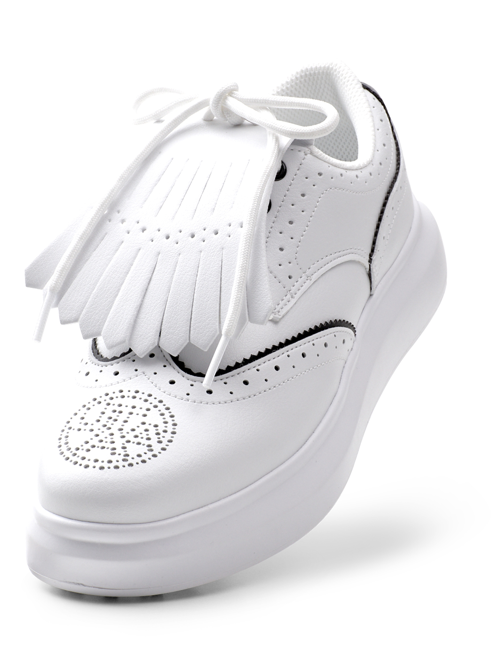 UTAA Punching Derby Kiltie Sneakers : Women&#039;s White (UC0GHF109WH)