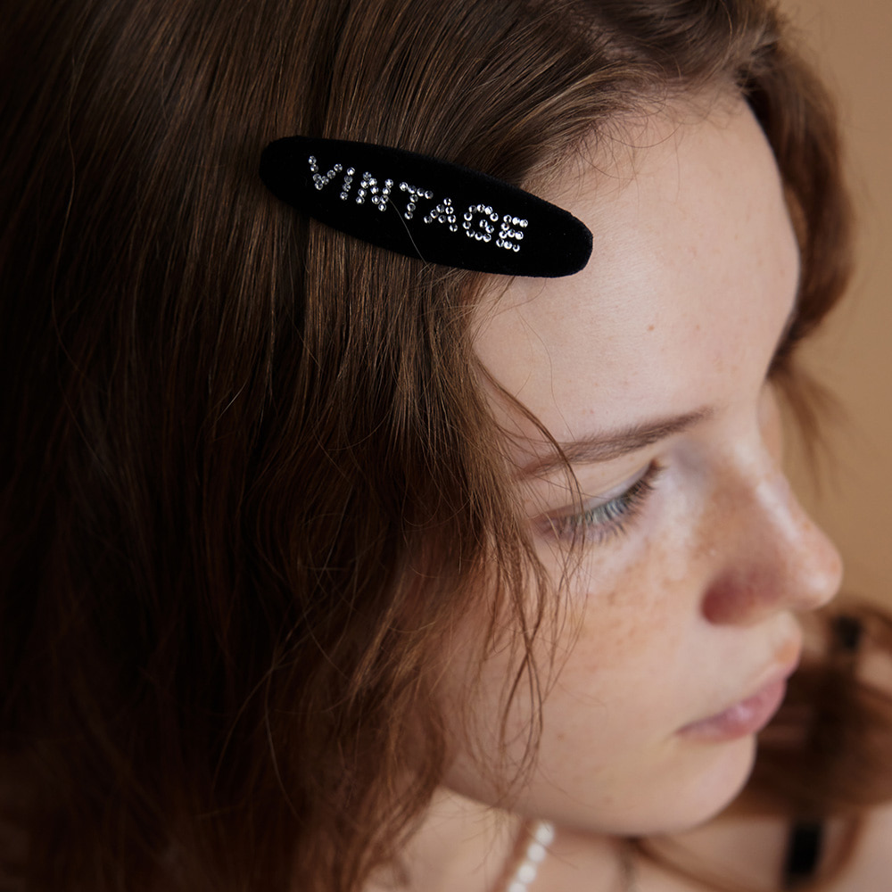 Oval Vintage Velvet Hairpin_VH239OHB004B