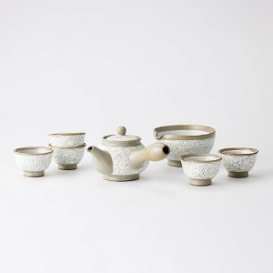 Five people tea set at the beginning of the branch office