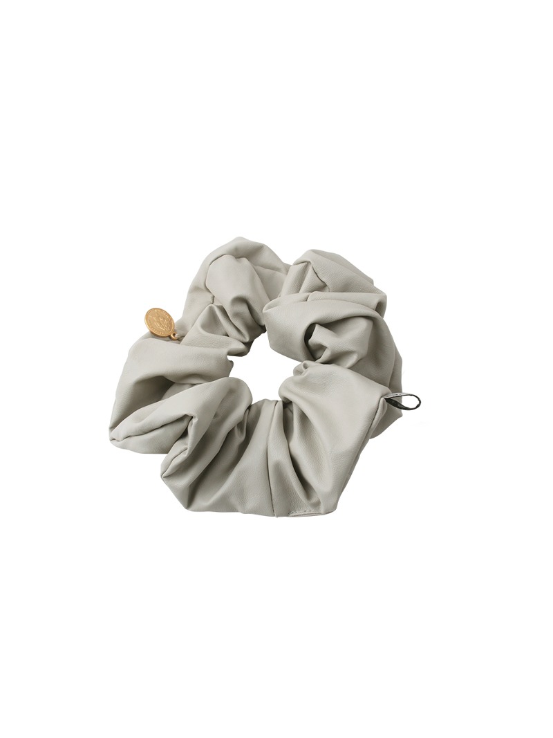 VEGAN LEATHER SCRUNCHIE FOG