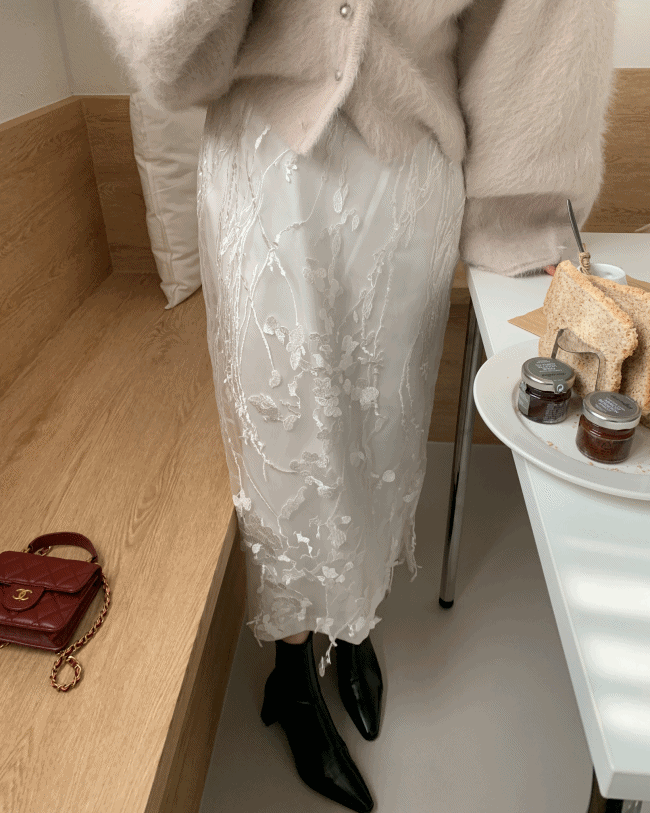 Eden lace skirt