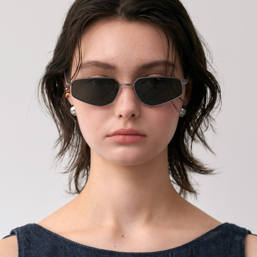 SUNGLASSES - ONE BRILLIANT