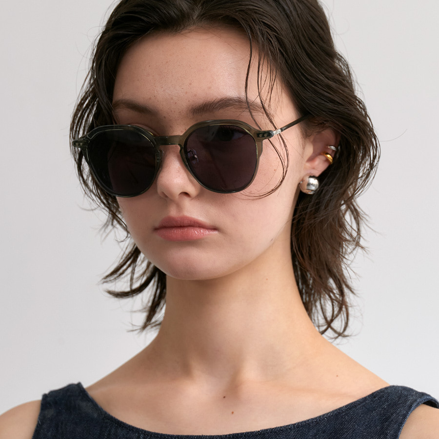 SUNGLASSES - ONE BRILLIANT
