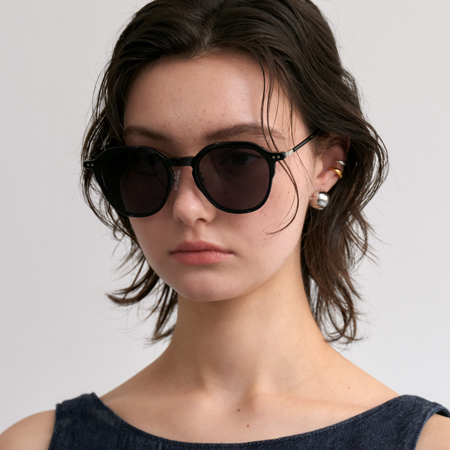 SUNGLASSES - ONE BRILLIANT