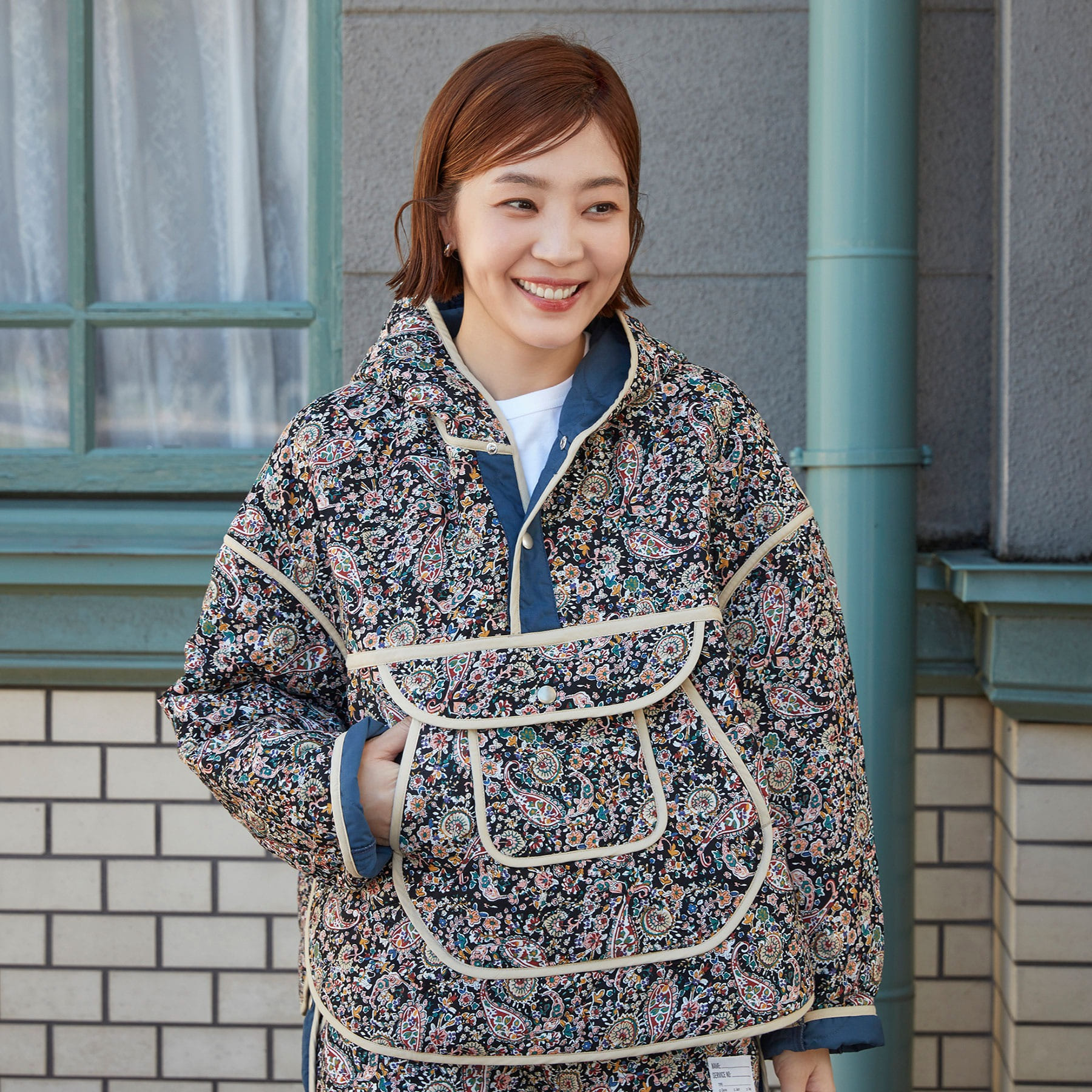 PAPERDOLL ANORAK - black paisley