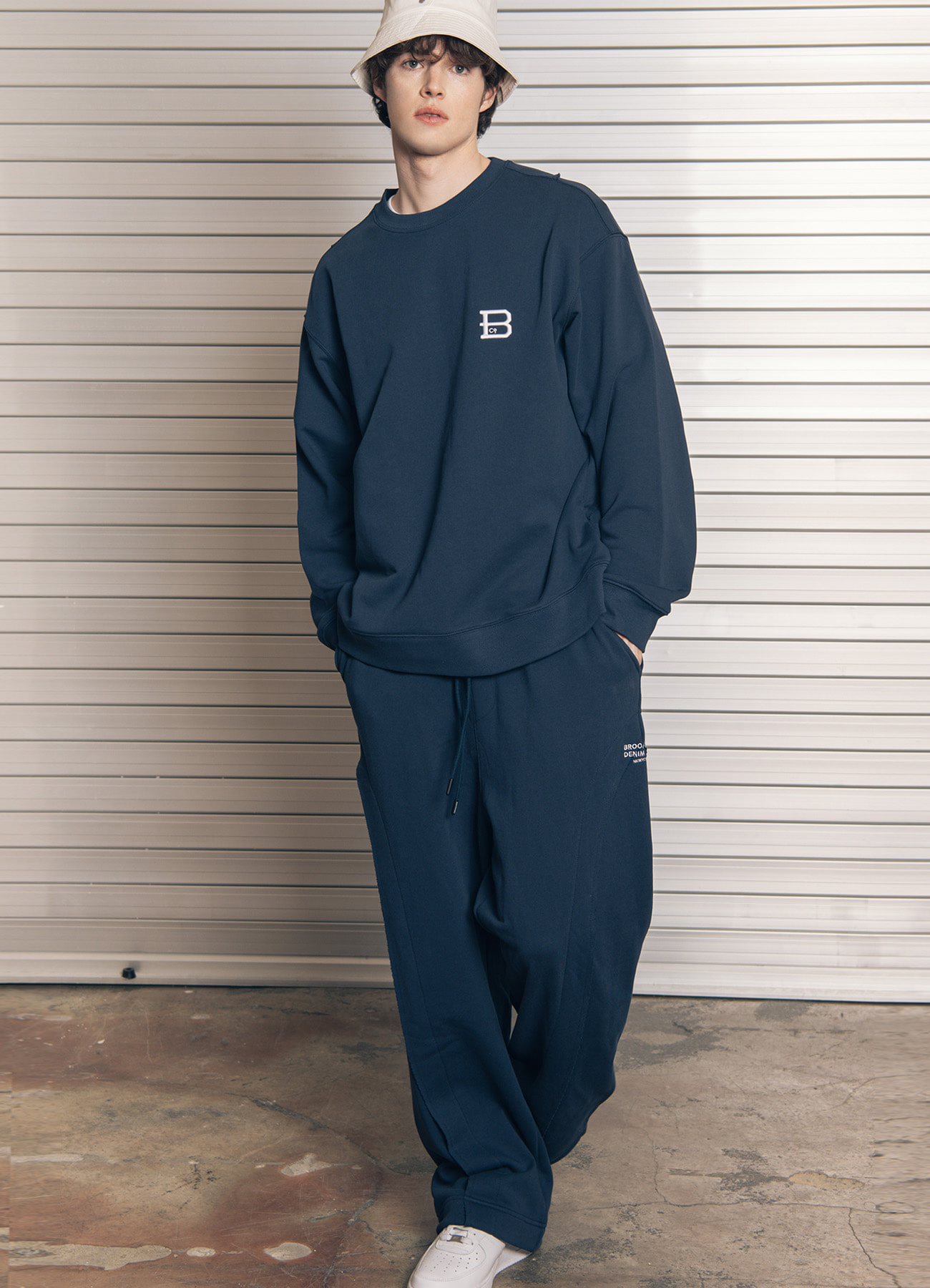 BROOKLYN DENIM CO.CROSS 크로스 맨투맨NAVY