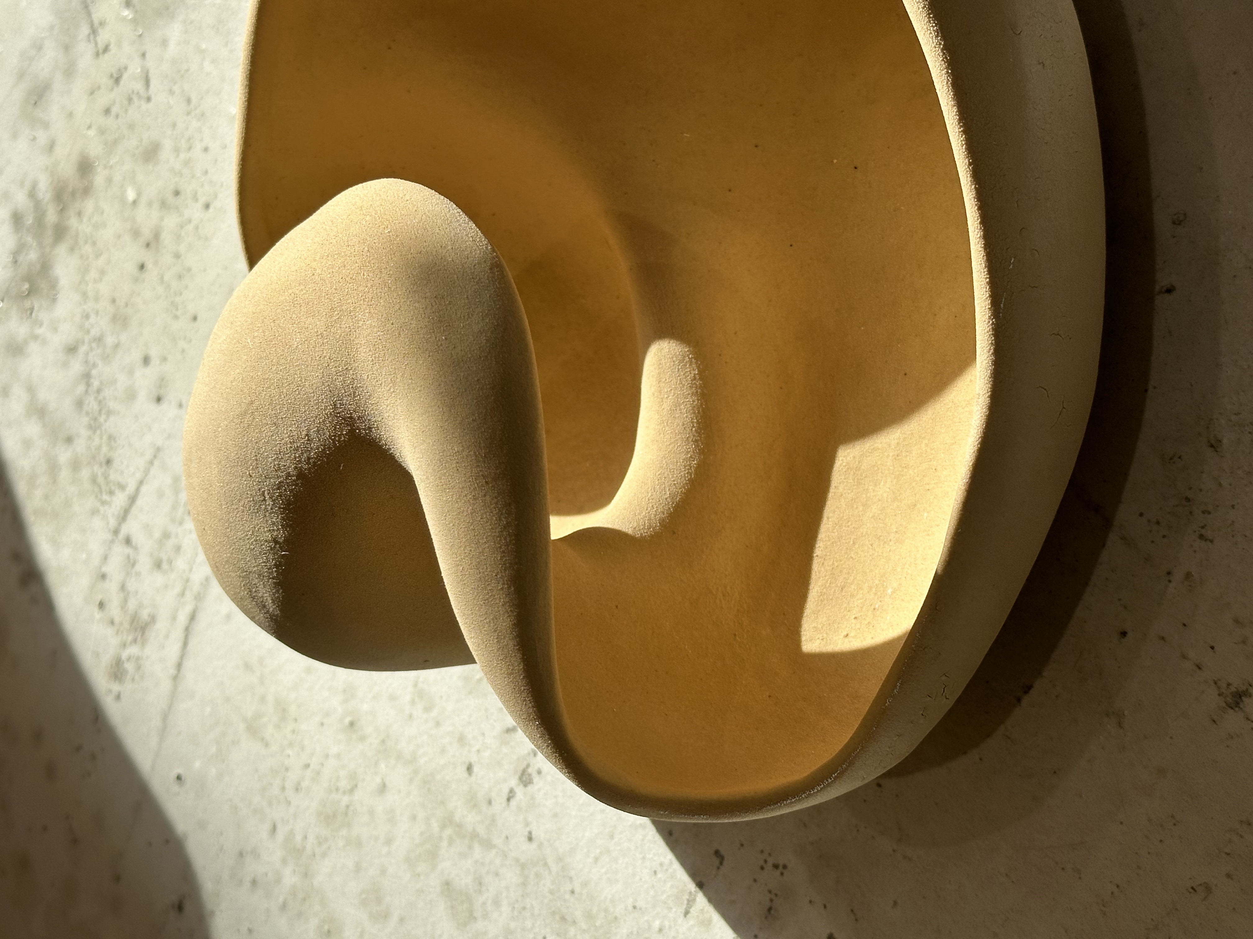 Natural curve ceramic object