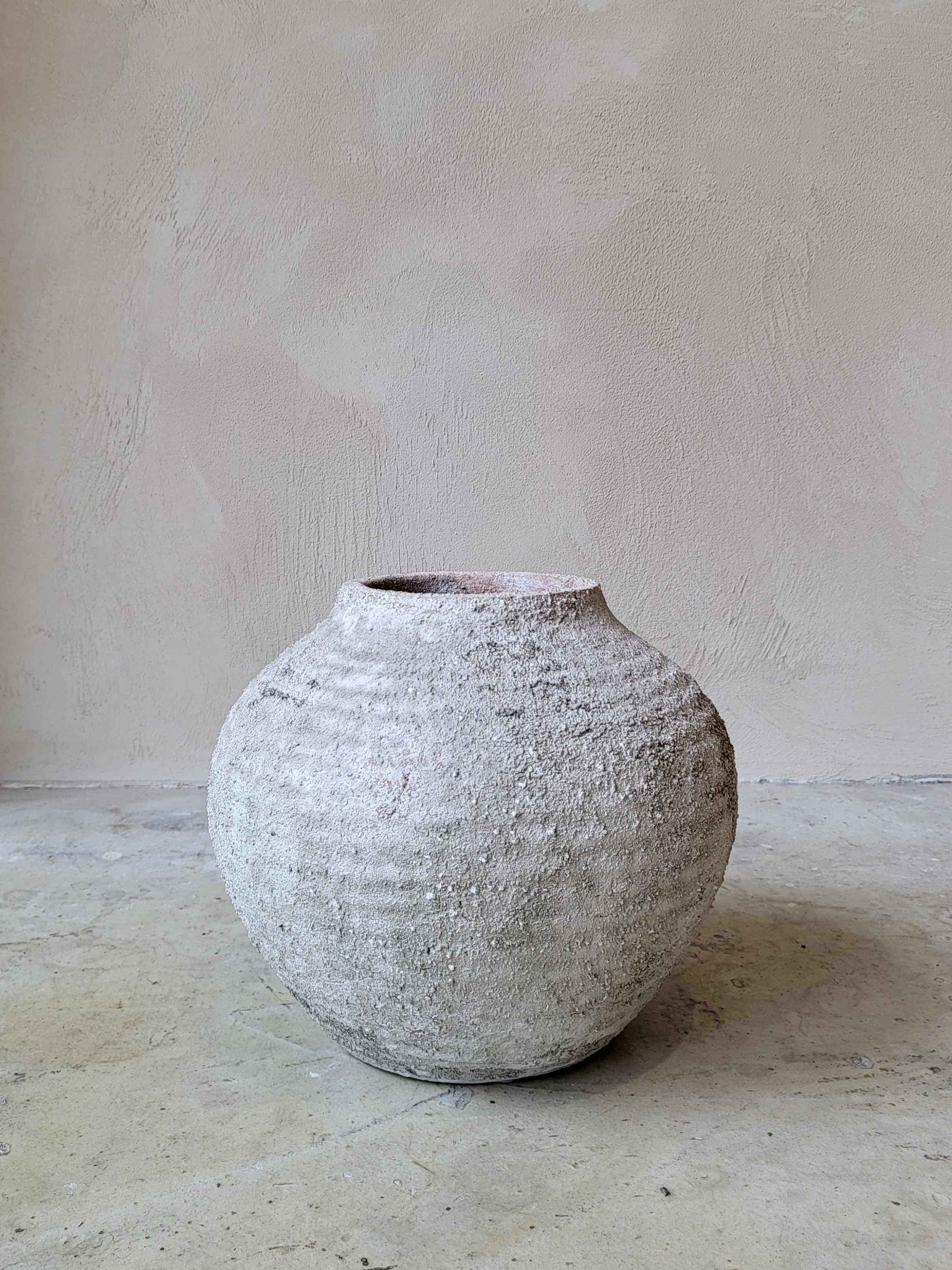 Dry Texture Teracota Pottery