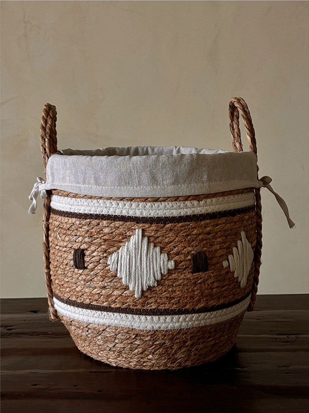 Diamond patten basket