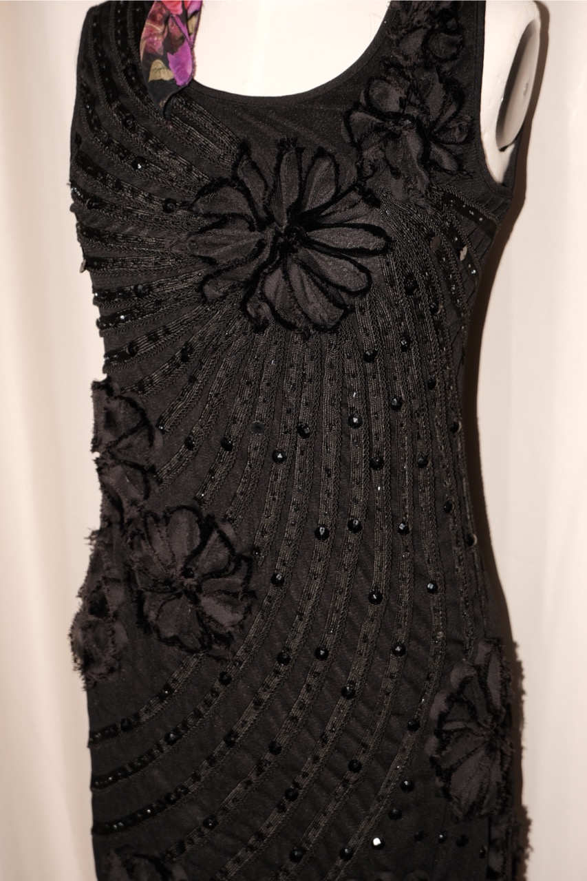 BLACK FLOWER  TRIMMING DRESS