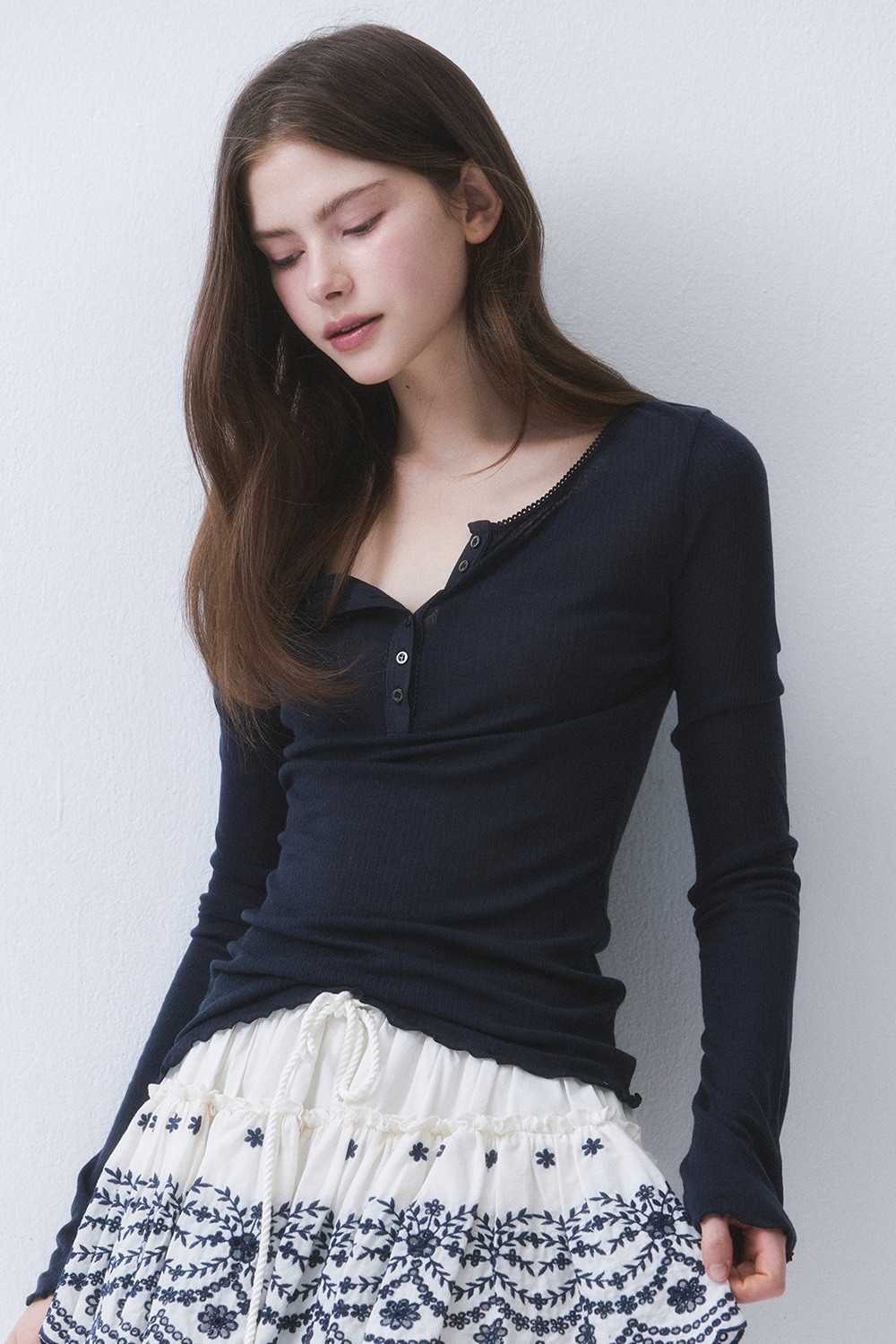 [RE-STOCK] [5월 22일 순차배송]SHEER LACE BUTTON T-SHIRT_TT6S204NY