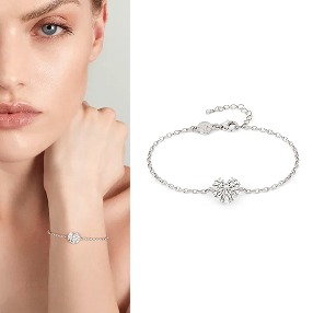 노미네이션 팔찌 RAYOFLIGHT (레이오브라이트) bracelet in 925 silver and cubic zirconia (Heart) 240201/004