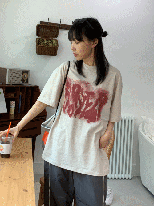 [힙/남녀공용] 브리 스프레이 프린팅 오버핏 반팔 티셔츠 -4colors