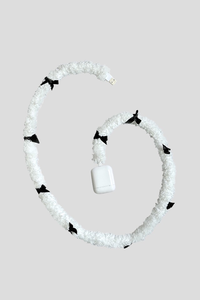 Fuzzy cable_Ribbon_White (Black)