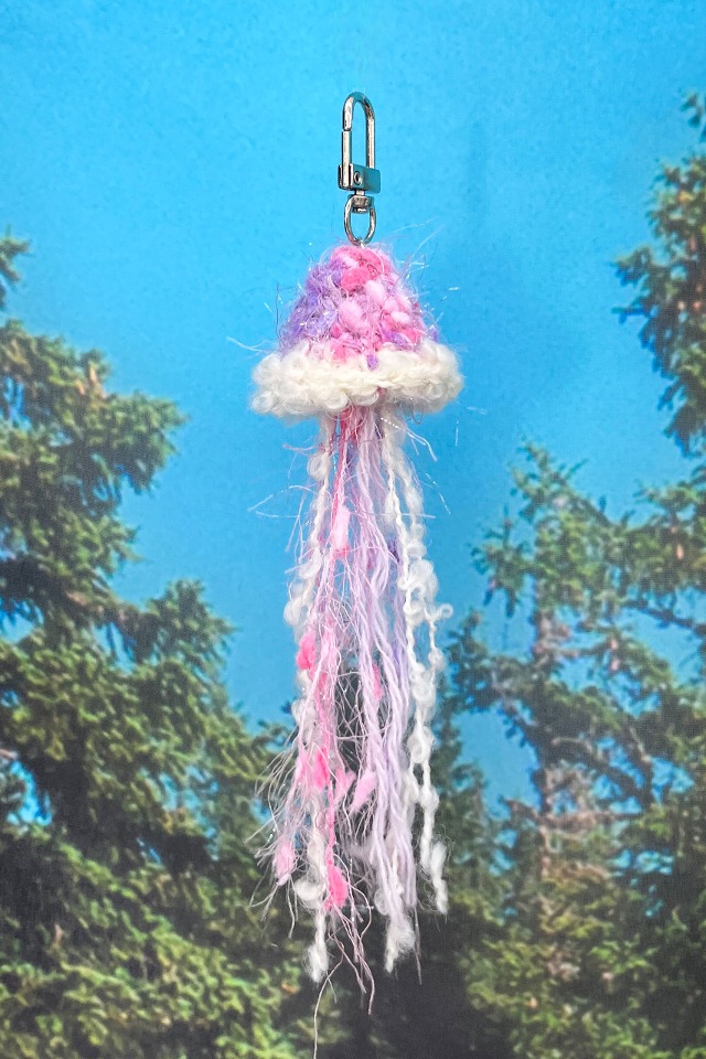 jellyfish keyring (pink purple)