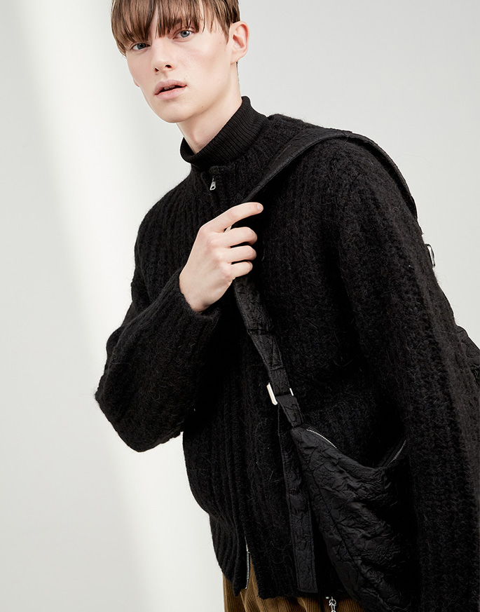 [HALEINE] alpaca Chunky round neck zipup knit cardigan _ BLACK