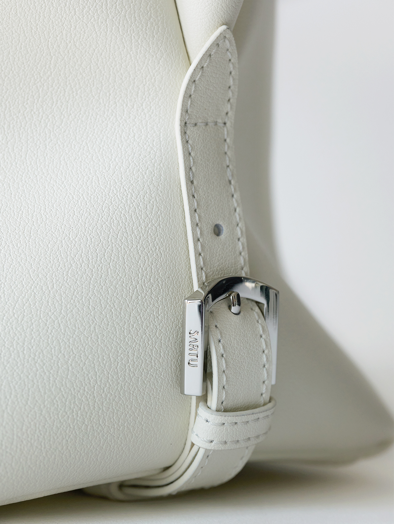 【SARTU】★TYE SHOULDER BAG☆2色☆韓国人気 SARTU】☆TYE SHOULDER BAG☆2色☆韓国人気 (SARTU/ショルダー