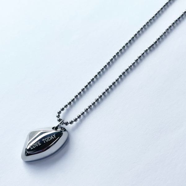 Pebble Lettering Necklace