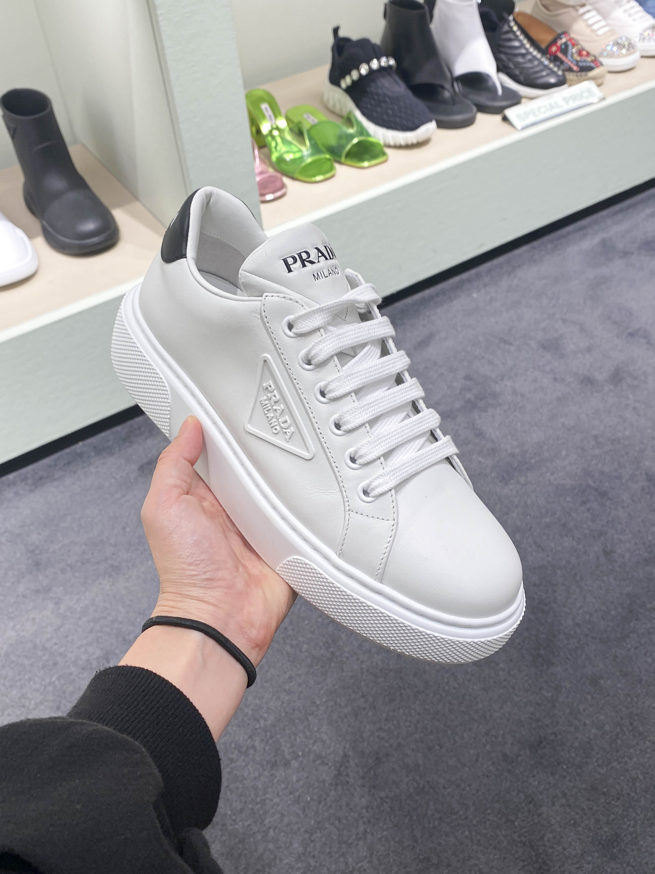 Prada - 위드밀라노